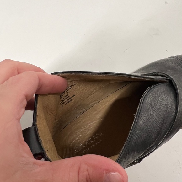 Koolaburra Santa Barbara Dame Distressed Booties - Picture 5 of 6